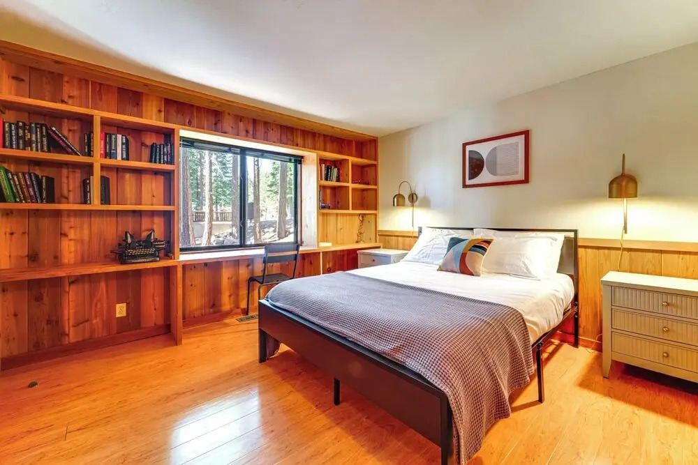 6 Mi to Ski Slopes! Family Tahoe Cabin w/ 3 Decks