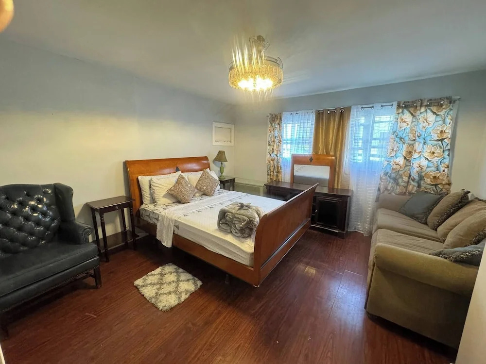 Huge 3 Bedrooms Apt 15 Minutes to NY City