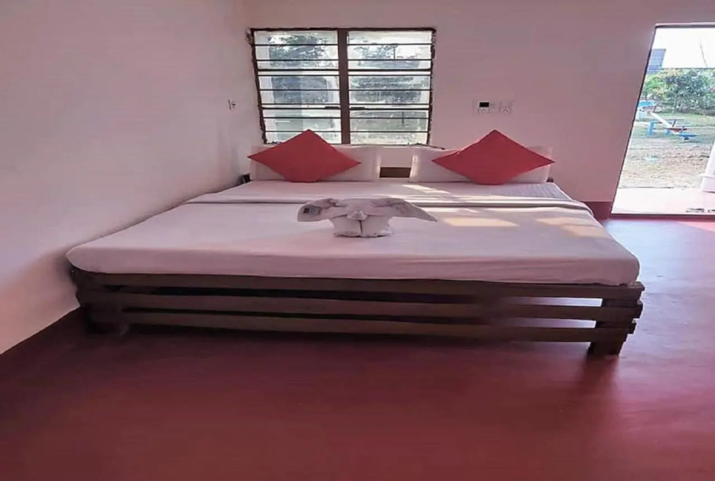 STAYMAKER Gharana Resort