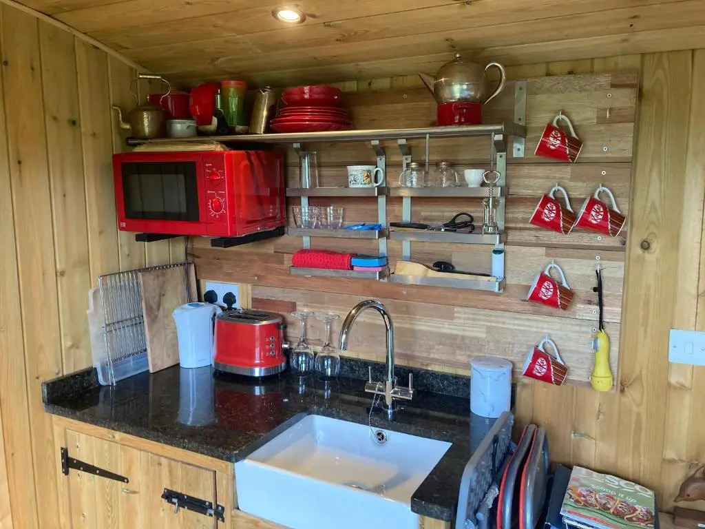 The Shepherd's Hut with seasonal Swimming Pool