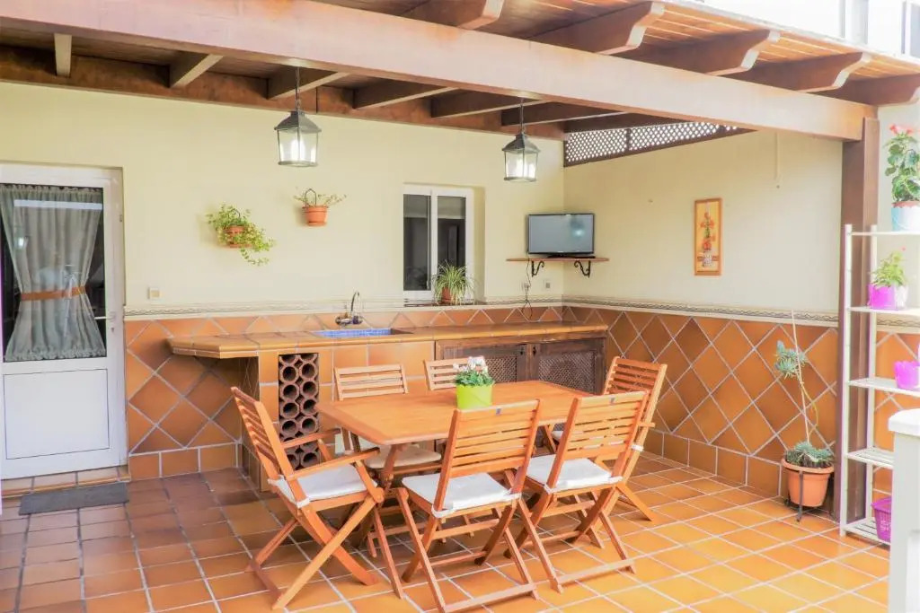 AMAZING DUPLEX 3 bedrooms GOOD WIFI with terrace & BBQ