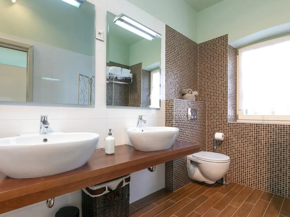 Comfortable Villa Next To a Forest with Private Pool, Porec And Beach at 10 Km