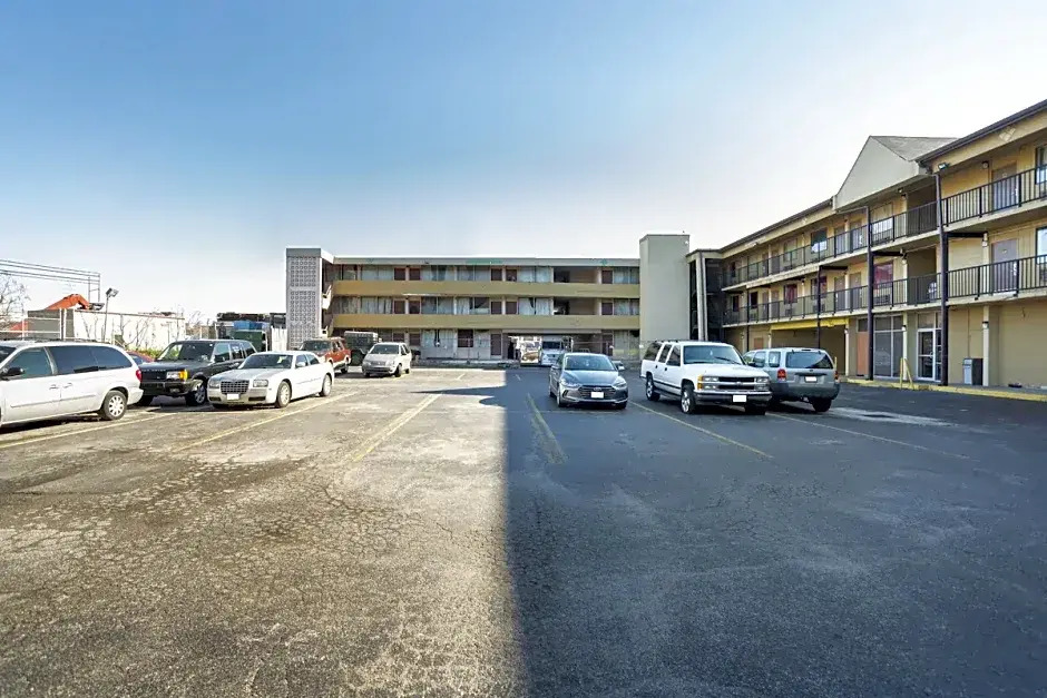 Oyo Hotel Baltimore Hwy 40
