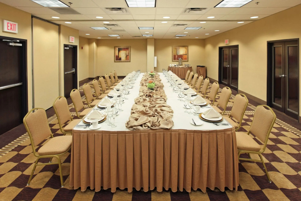 Wyndham Grand Executive Center Little Rock Airport