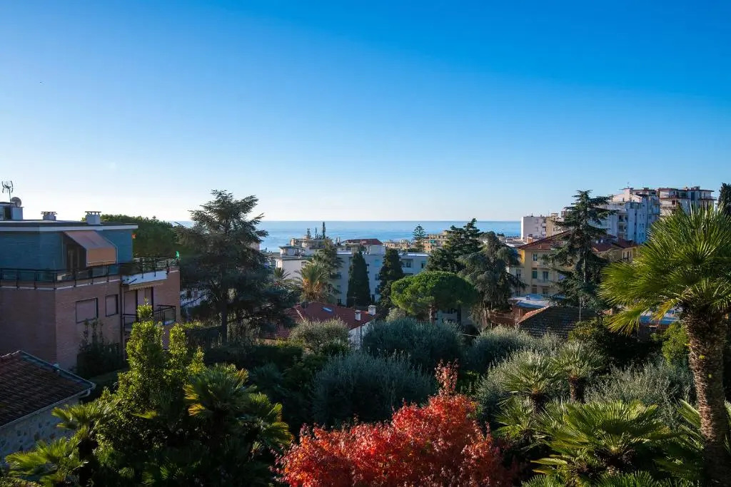 La Lincolnia - with Garden and Seaview - Happy Rentals
