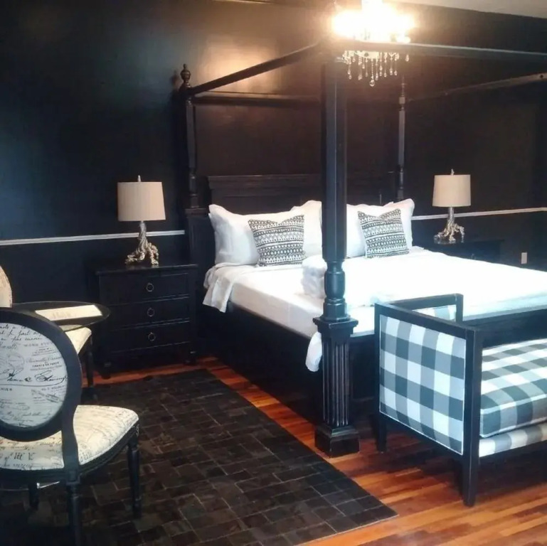 The Bloomfield Inn