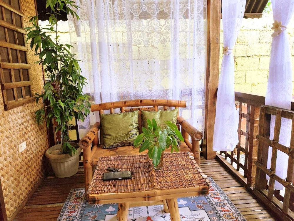 Amwani Garden Pool & Kubo