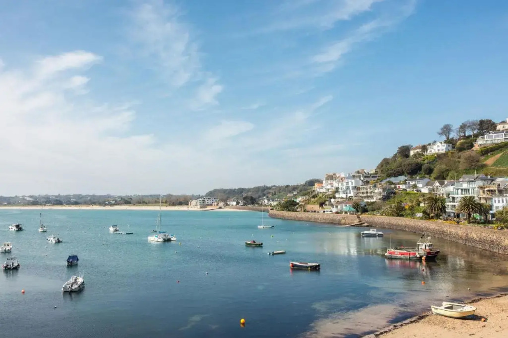 The Moorings Hotel & Restaurant