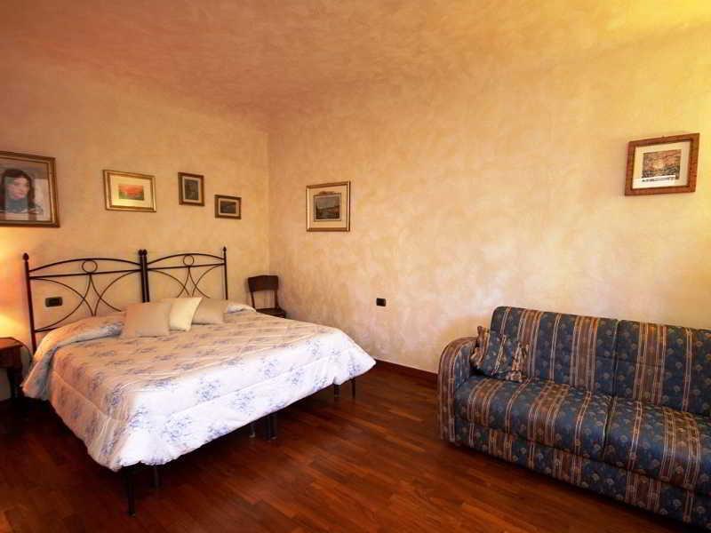 Castellani4