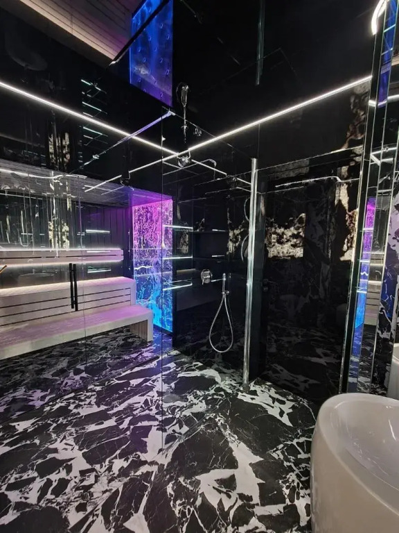 Apartamenty Sky Tower z Jakuzzi Przy Oknie by BQQK