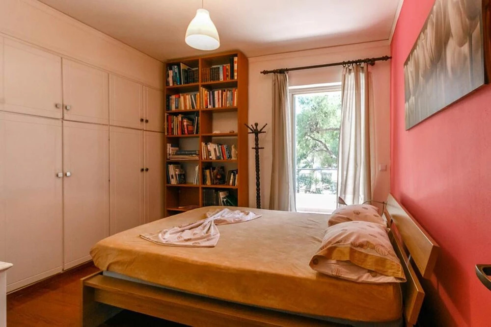 Bright And Spacious Flat, 5 Min From The Beach