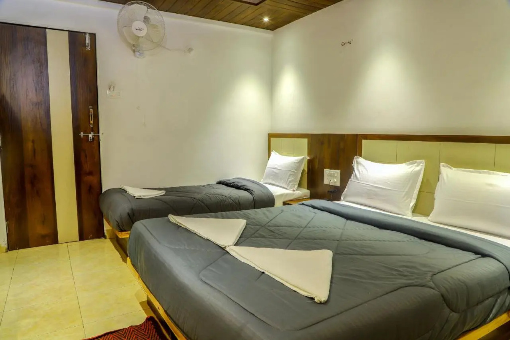 Hotel Pushkaraj