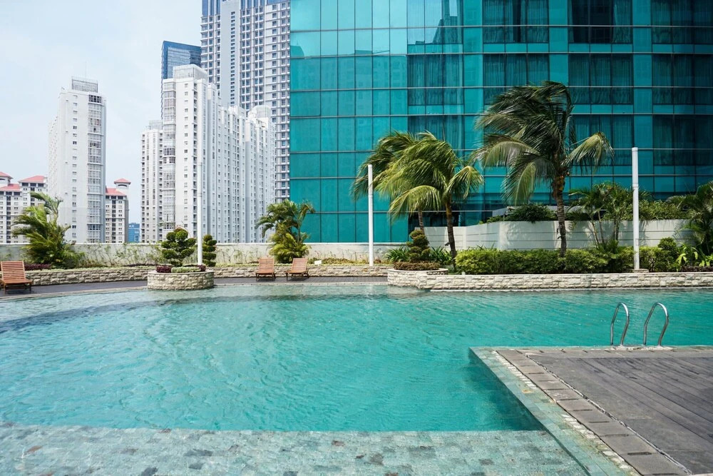 Modern 1BR Good City View Central Park Apartment By Travelio