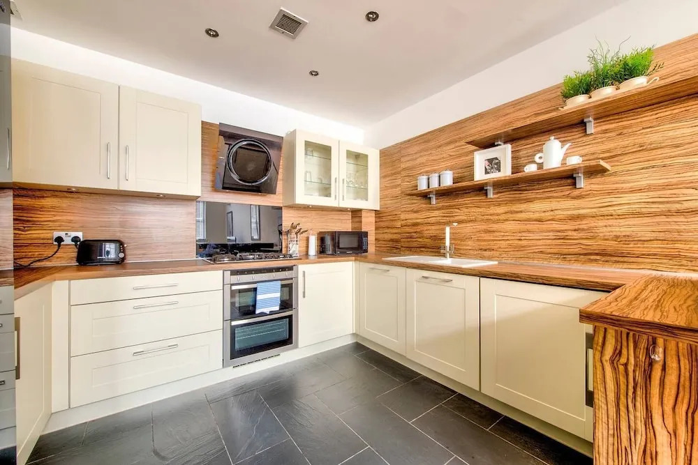 Stunning 2 Bed Apt in Merchant City With Parking
