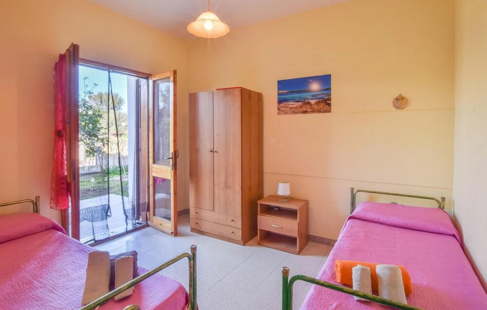 Stunning Home in San Teodoro With Wifi and 2 Bedrooms