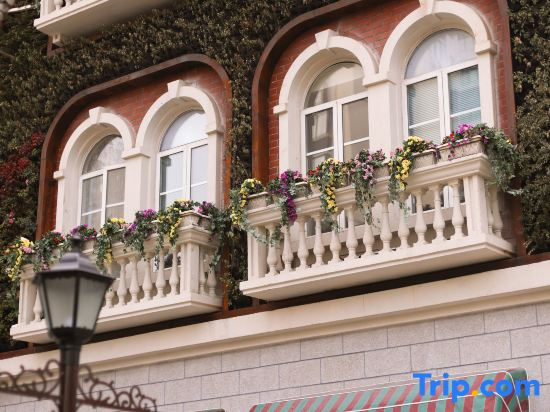 Beverly Boutique Hotel (Julonghu Oufenghua Street Shop)