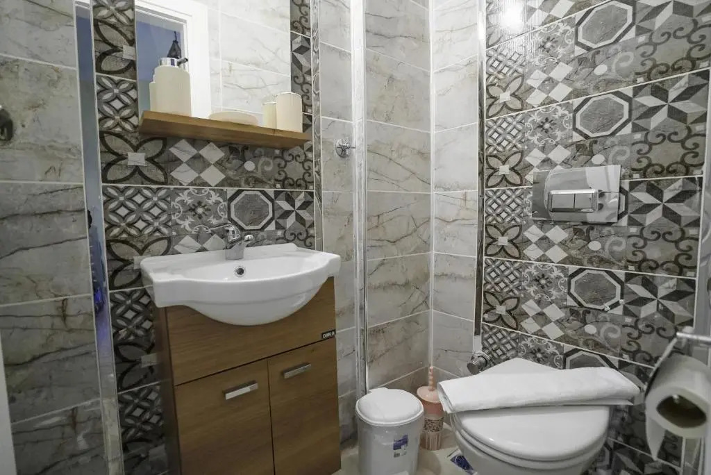 Central and Comfy Flat With Balcony in Muratpasa