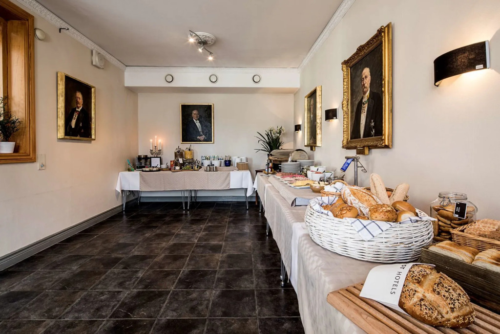Home Hotel Christian IV