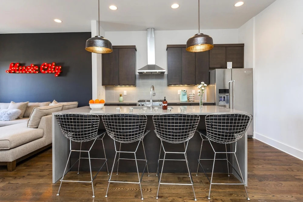 Bach Plex Sleep up to 48! Downtown Views & Tons of Outdoor Space!
