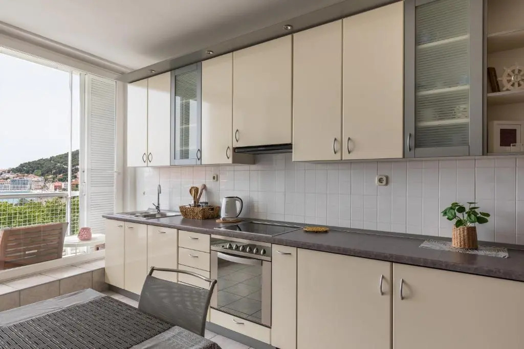 5th FLOOR Apartment