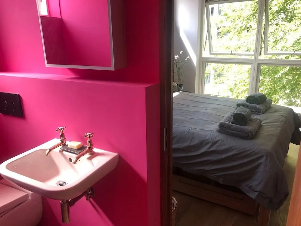 3-bed Flat w/ 2 Terraces in Hackney, East London!