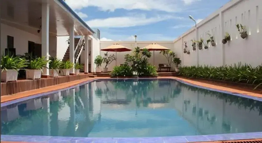 Lakeside Boutique Villa