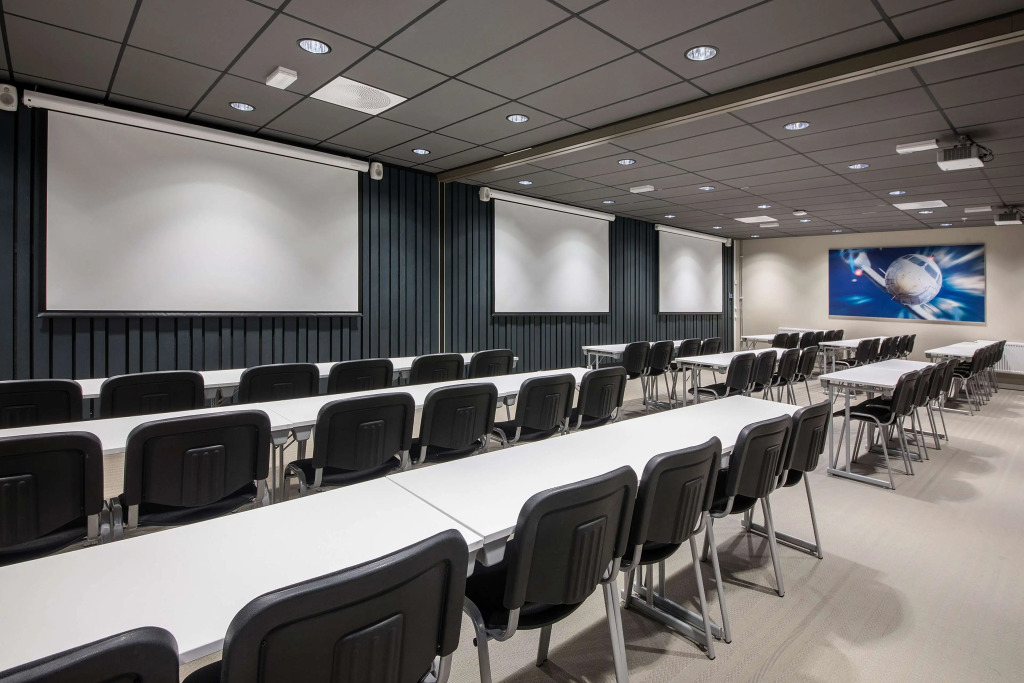 Park Inn by Radisson Oslo Airport Hotel West