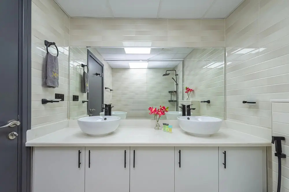 Marina View Spacious 1 BR Near Metro Apartments