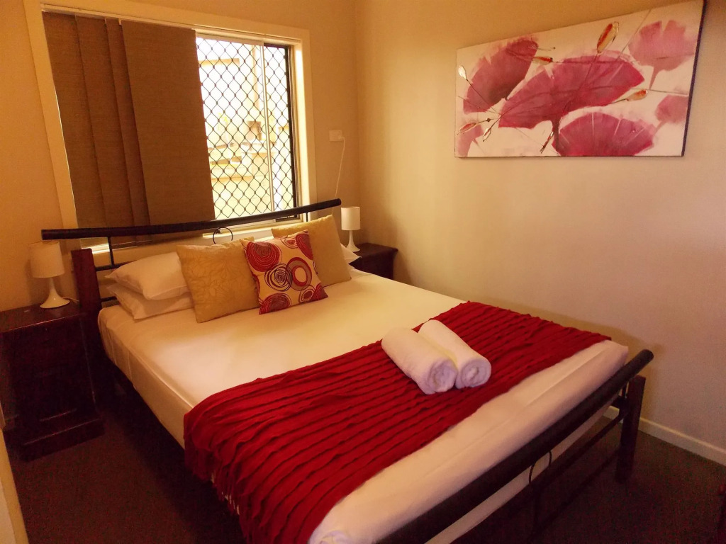 Airlie Apartments