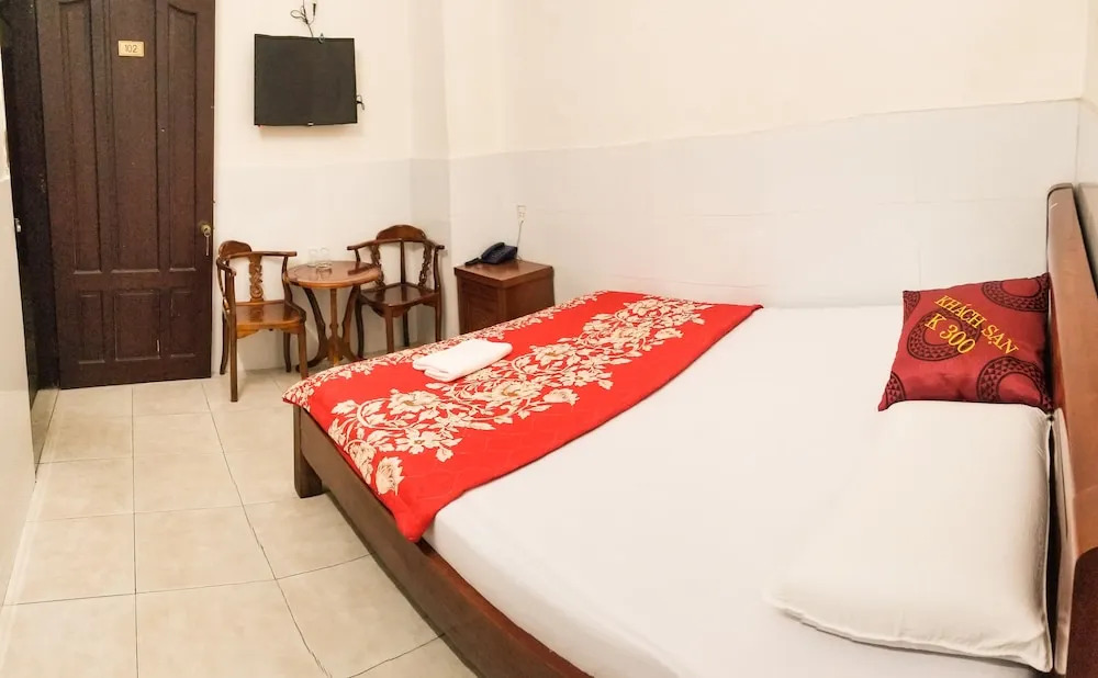 K300 Hotel by OYO Rooms