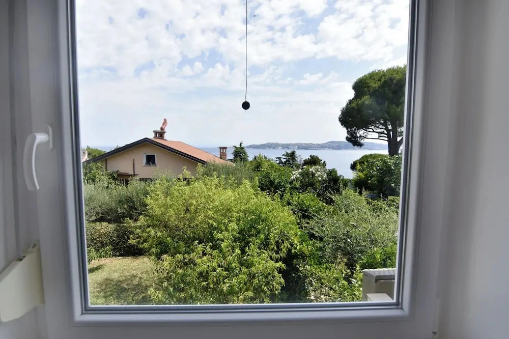 Cozy House in Crveni Vrh Near the sea