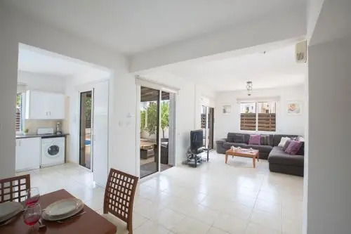 Holiday Home 3 Bedrooms 1 Bathroom - Pernera