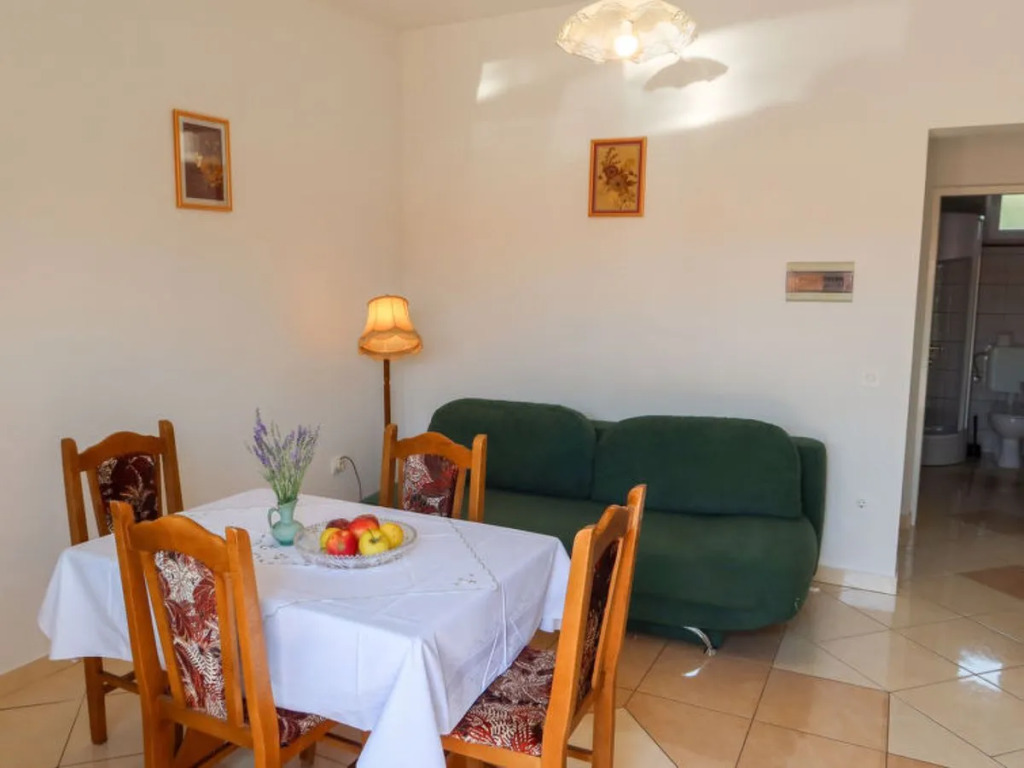 Apartment Yellow Maslenica