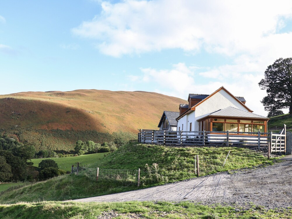 Tyn Llwyn Barn