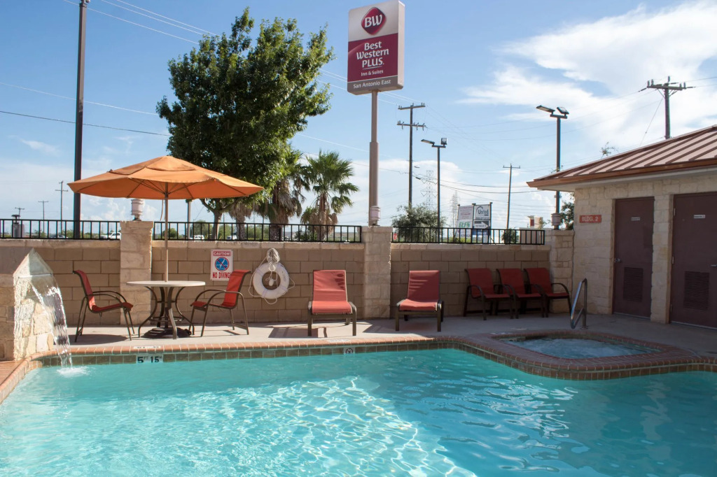 Best Western Plus San Antonio East Inn & Suites