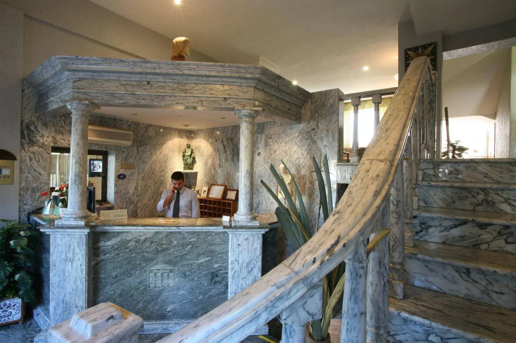 Hotel Zeus