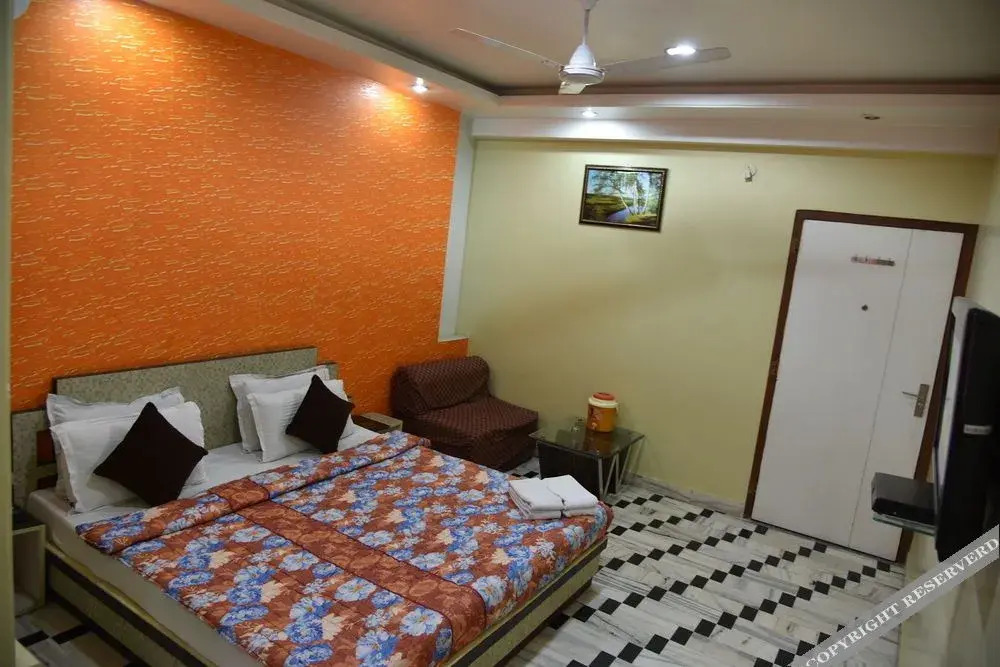 OYO 3950 Hotel Hayat Rabbani