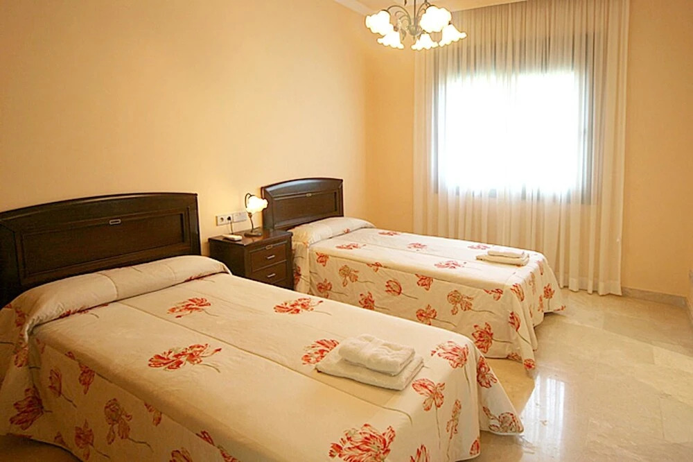 Villa With 4 Bedrooms in Las Lagunas de Mijas, With Wonderful Mountain