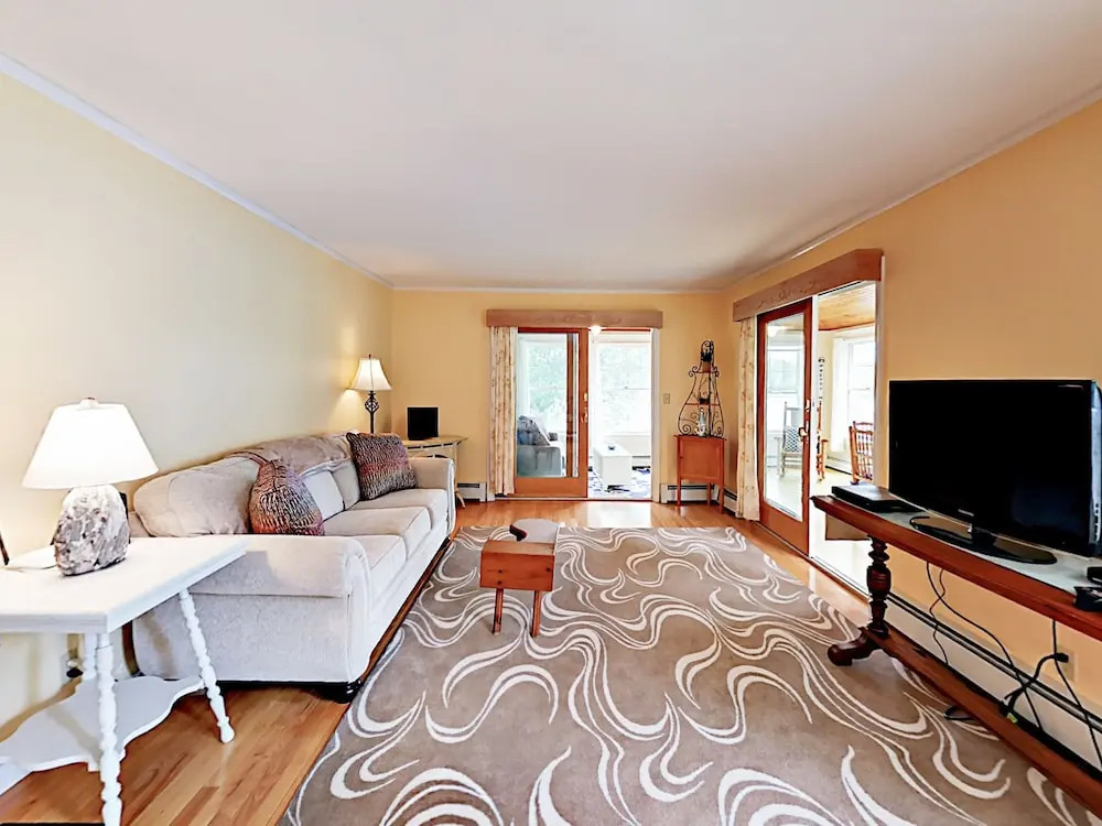 Dory Haven Home 2 Bedrooms 1 Bathroom Home
