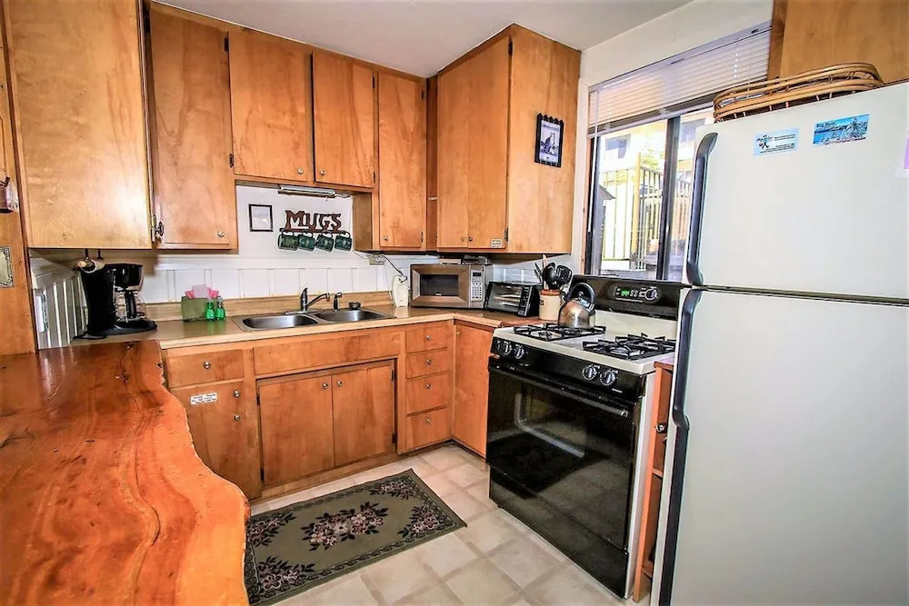 Jus’ Restin Village Retreat | Steps to Big Bear Village, Dining & Shops