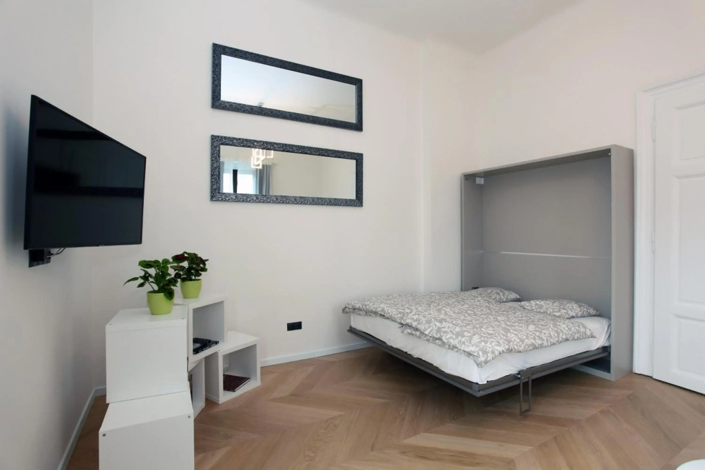 The Apartment House - Mezibranska
