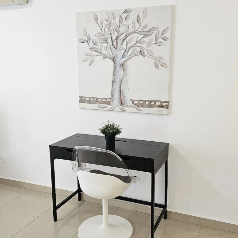 118 LCA - Stay White Petals Apartment