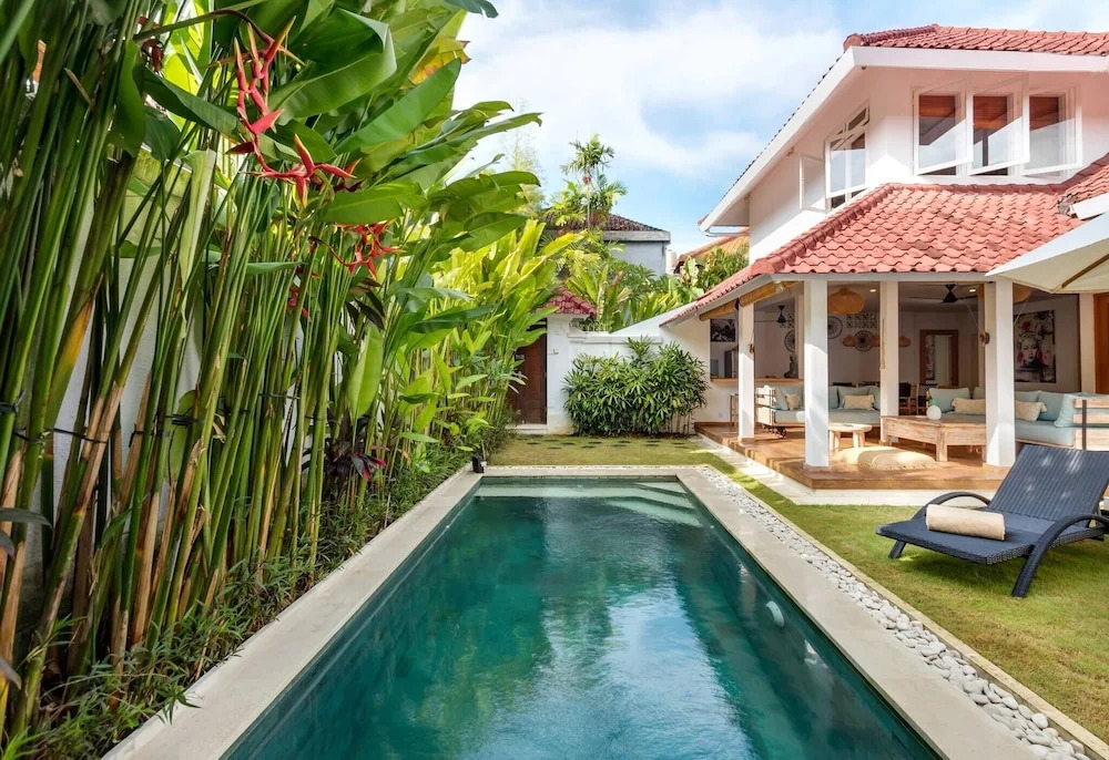 Villa Umara Seminyak Sun, Sand & Style: 5-min Walk to Beach!