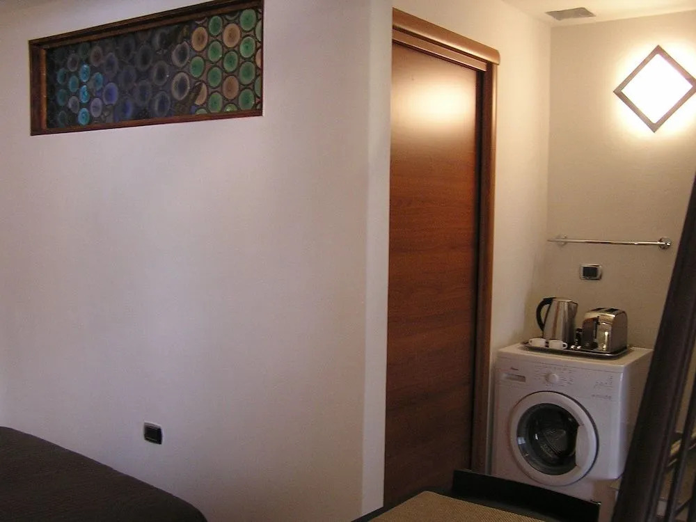 Art Transparent B&B