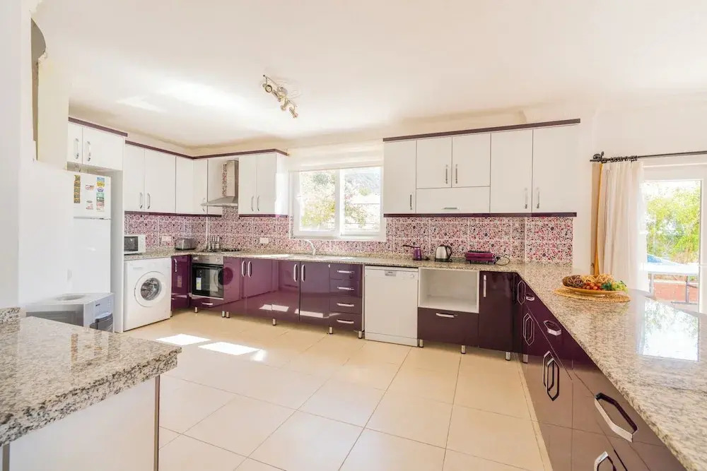 Villa Fuchsia 4-bedroom Retreat With Private Pool and Breathtaking View