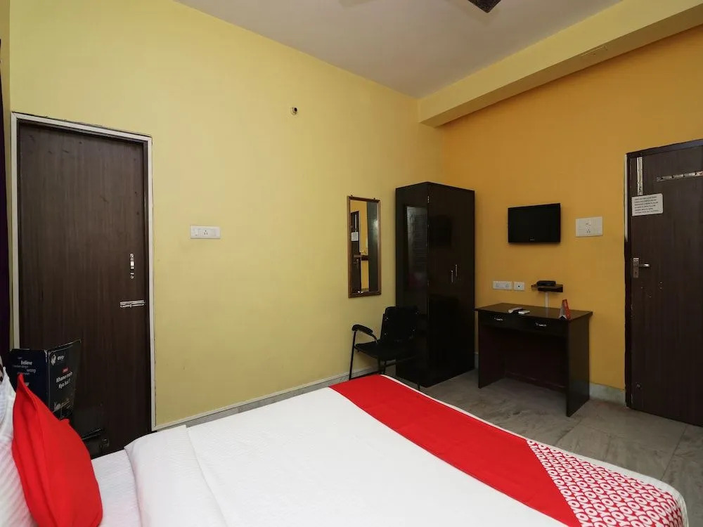 OYO 16356 Studio Lake View
