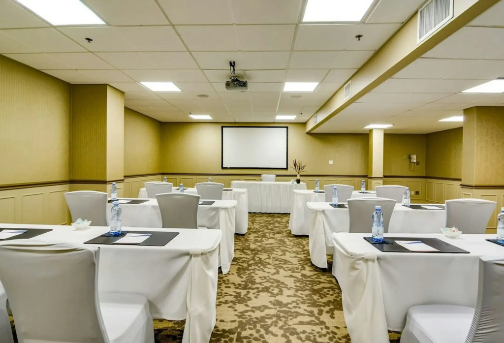 Sawridge Inn and Conference Centre Edmonton South