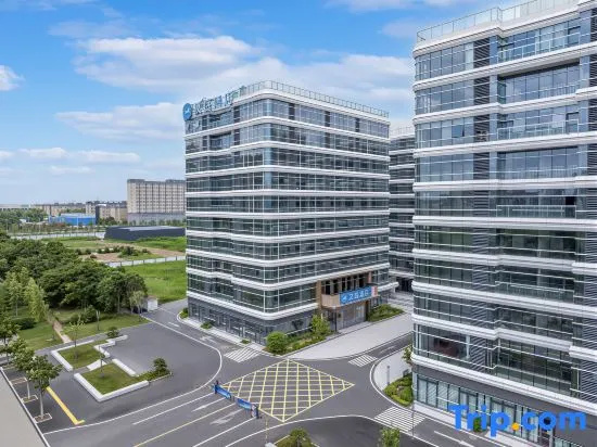 HanTing Zhoukou East Station Hotel