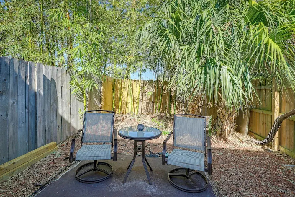 Breezy Cape Canaveral Townhome ~ 1 Mi to Beach!