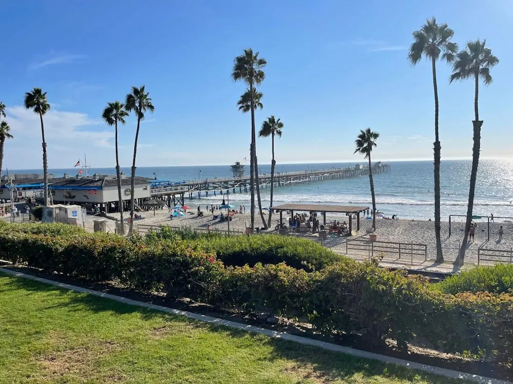 Walk To Beach 2BR Top Location - AA